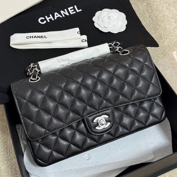 ✨✨CHANEL Classic Flap CF Shoulder Crossbody Bag - Picture 2 of 6